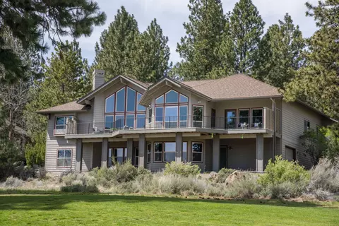 2916 NW Fairway Heights Dr, Bend, OR 97703