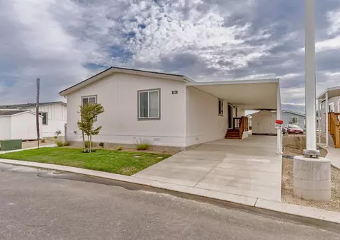 300 Luman Rd #164, Phoenix, OR 97535