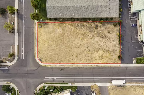 1122 SE Centennial St, Bend, OR 97702 photo 2