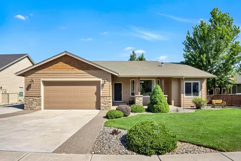 4041 SW Tommy Armour Ln, Redmond, OR 97756