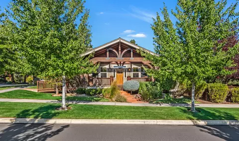 1372 NW Cruzatte Ln, Bend, OR 97703