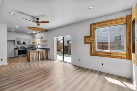 446 NE Burnside Avenue Apt 1 2 3 Ave #1, 2 & 3, Bend, OR 97701 photo 17