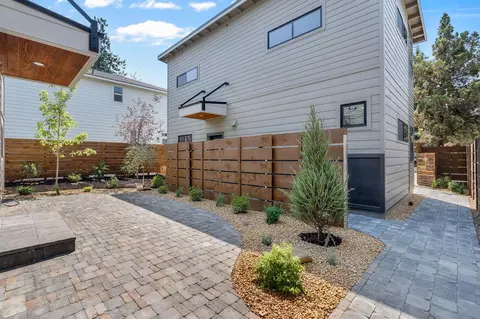 446 NE Burnside Avenue Apt 1 2 3 Ave #1, 2 & 3, Bend, OR 97701 photo 10