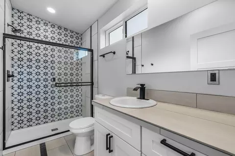 446 NE Burnside Avenue Apt 1 2 3 Ave #1, 2 & 3, Bend, OR 97701 photo 18