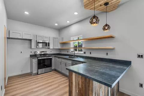 446 NE Burnside Avenue Apt 1 2 3 Ave #1, 2 & 3, Bend, OR 97701 photo 12