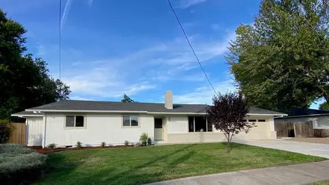 1511 Johnson St, Medford, OR 97504