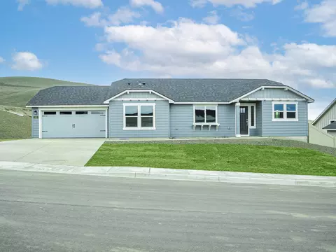3256 NW 11th St #22, Redmond, OR 97756