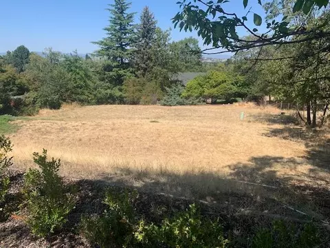 0 Stoneham Cir #100, Medford, OR 97504