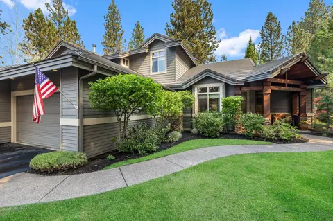 19464 Chip Shot Ln, Bend, OR 97702