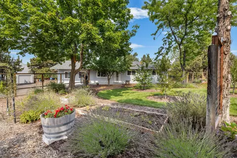 6701 SW Highland Dr, Powell Butte, OR 97753