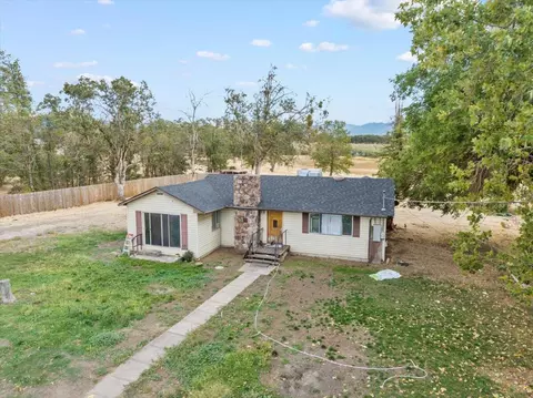 629 Gibbon Rd, Central Point, OR 97502