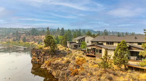 2536 NW Rippling River Ct, Bend, OR 97703
