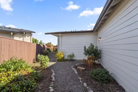 451 S Haskell St, Central Point, OR 97502 photo 26