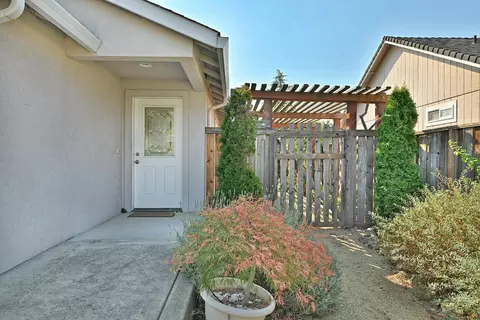 432 Westminster Dr, Eagle Point, OR 97524 photo 6