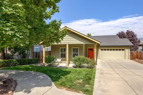 1623 Lithia Way, Talent, OR 97540