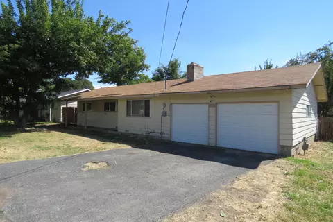 5638 Bel Aire Dr, Klamath Falls, OR 97603