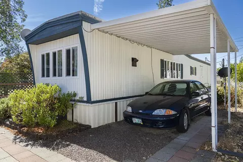 22071 Highway 62 #5, Shady Cove, OR 97539