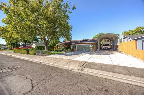 2571 Rosewood St, Medford, OR 97504