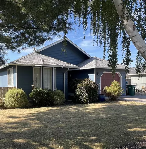 5442 Lockford Dr, Klamath Falls, OR 97603