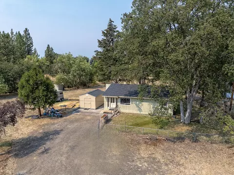 Exterior - 750 Ayres Rd, Eagle Point, OR 97524 photo 11 of 11
