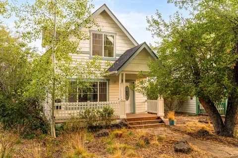 2520 NE Daggett Ln, Bend, OR 97701