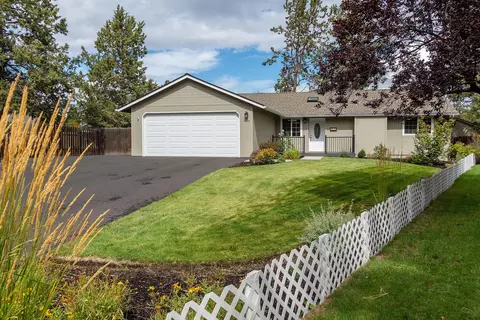 748 SE Breitenbush Ln, Bend, OR 97702