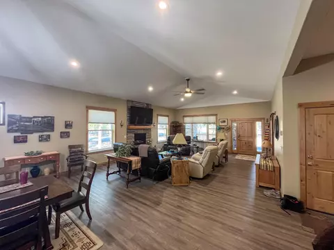 12404 Beechwood Dr, La Pine, OR 97739 photo 10