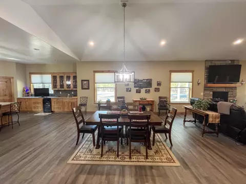 12404 Beechwood Dr, La Pine, OR 97739 photo 9