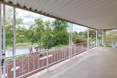 373 Lakeview Dr, Grants Pass, OR 97526