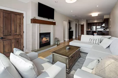 550 NW Franklin Ave #6, Bend, OR 97703
