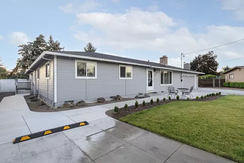 Exterior - 775 S 4th St, Central Point, OR 97502 photo 17 of 17