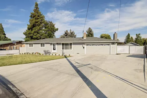 Exterior - 775 S 4th St, Central Point, OR 97502 photo 14 of 17