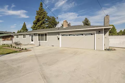 Exterior - 775 S 4th St, Central Point, OR 97502 photo 16 of 17