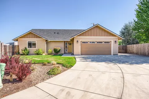 140 SW Little Meadow Ln, Grants Pass, OR 97527