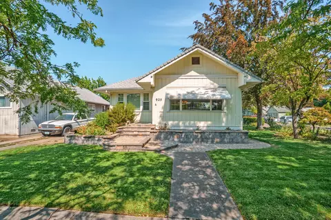 925 Reddy Ave, Medford, OR 97504