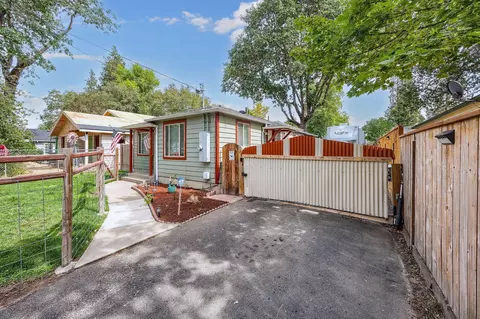 437 SW Wildwood Ave, Grants Pass, OR 97526
