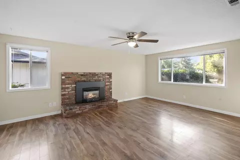 600 Elm Way, Eagle Point, OR 97524 photo 4