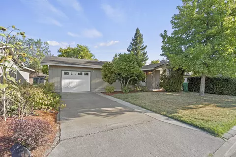 600 Elm Way, Eagle Point, OR 97524 photo 2