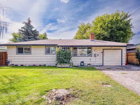 3820 Barry Ave, Klamath Falls, OR 97603