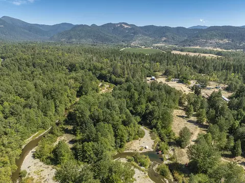6446 Holland Loop Rd, Cave Junction, OR 97523 photo 4