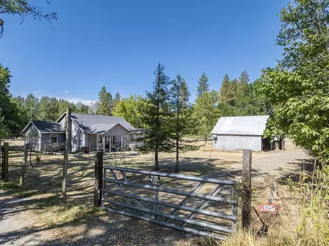 6446 Holland Loop Rd, Cave Junction, OR 97523 photo 2
