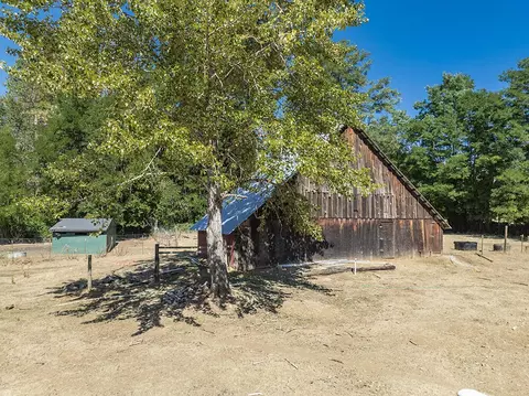 6446 Holland Loop Rd, Cave Junction, OR 97523 photo 5