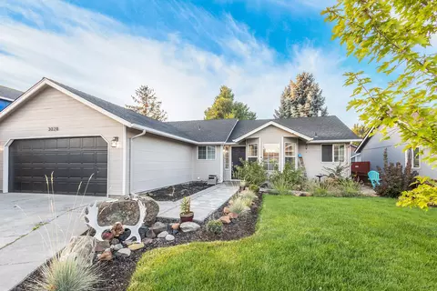 3028 SW Quartz Pl, Redmond, OR 97756
