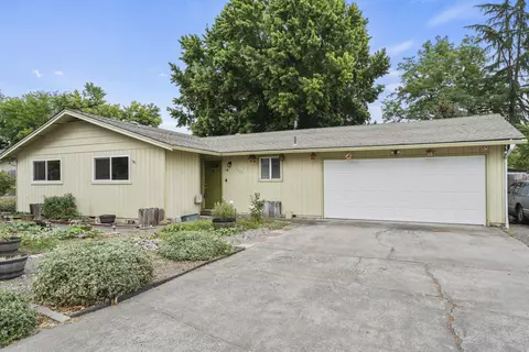 2622 Delta Waters Rd, Medford, OR 97504