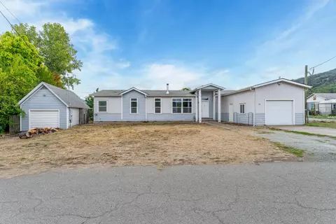 540 L St, Riddle, OR 97469