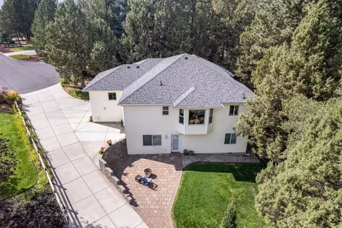 20840 Chloe Ln, Bend, OR 97702