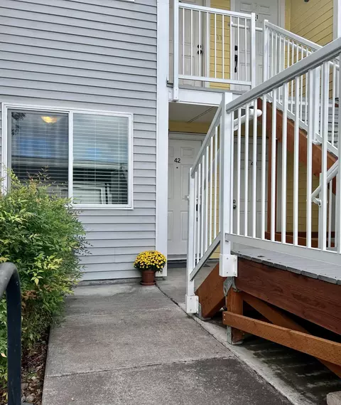 2101 Poplar Dr #42, Medford, OR 97504