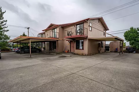 1702 NE Fairview Ave, Grants Pass, OR 97526
