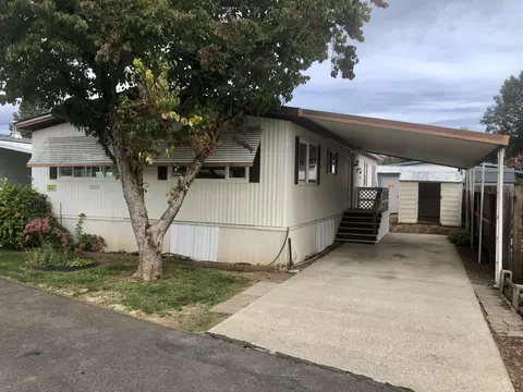 348 Beechwood Dr #348, Grants Pass, OR 97526