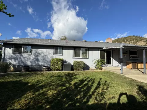 1221 Adele Dr, Grants Pass, OR 97526 photo 23